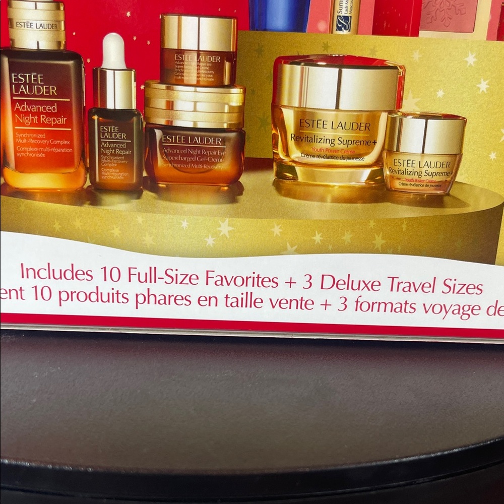 Estee Lauder Revitalizing Supreme+ Moisturizer - Gold and Brown - Picture 5 of 11
